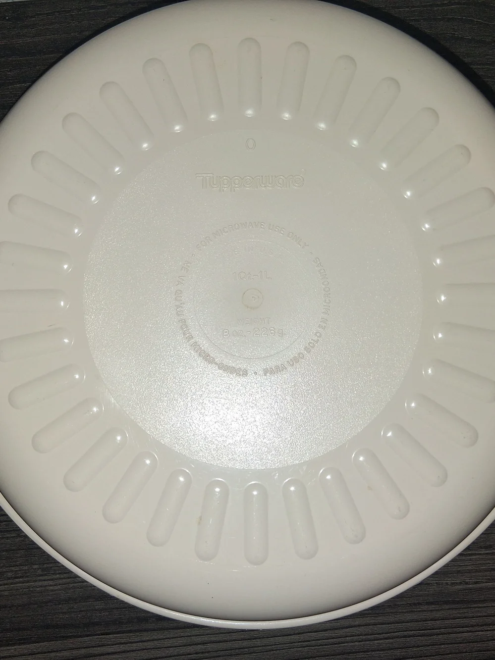 Vintage Tupperware Microwave Casserole Dish With Lid Beige 1 Quart Micro-Cook